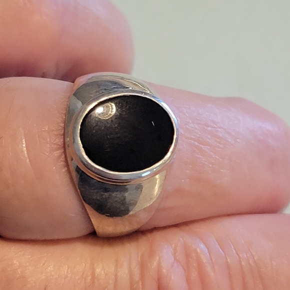 Vintage Sterling Silver And Onyx Gemstone Ring Size 9.1/2 - Picture 2 of 7